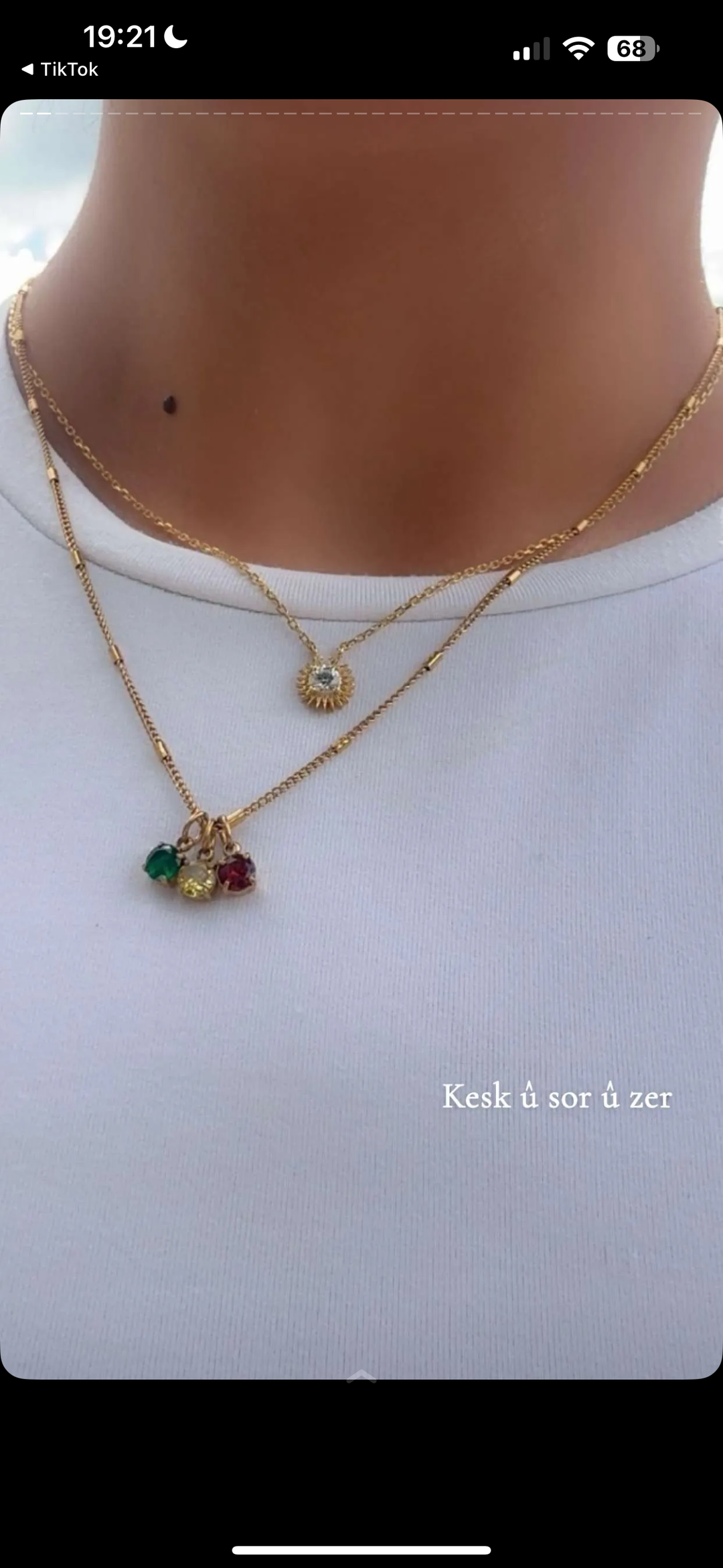 Mevin necklace- kesku sor û zer