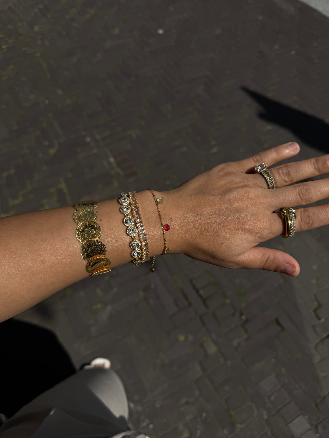 Helin bracelet- kesku sor û zer