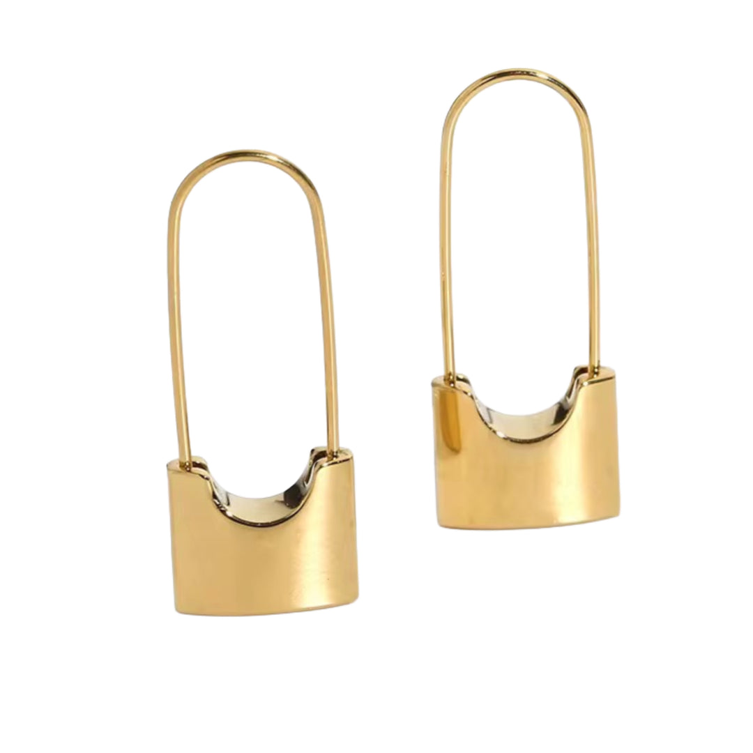 Pin earrings gold