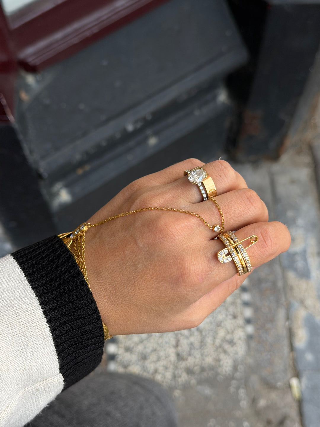 Triple stacked pin - ring