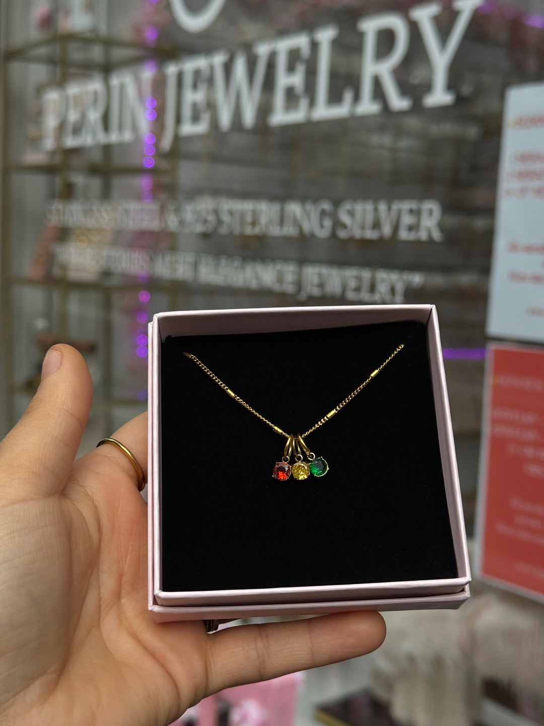 Mevin necklace- kesku sor û zer