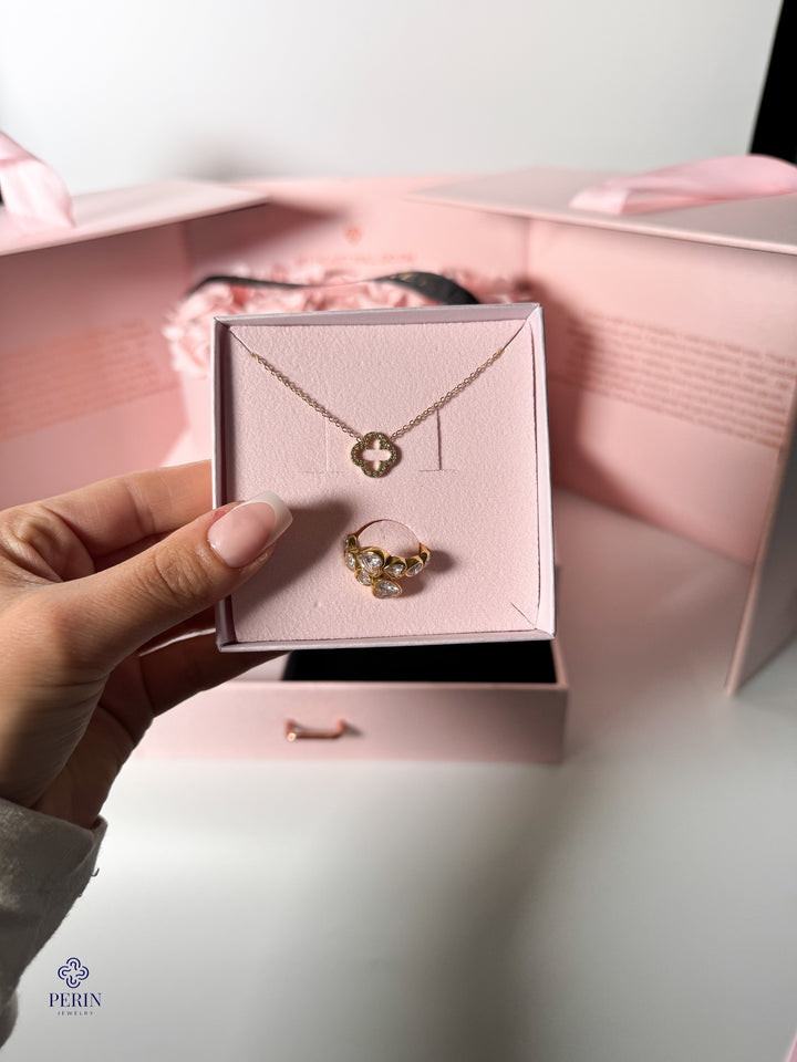 Rosebox clover ring pink