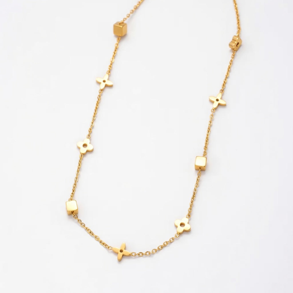 Amara necklace gold