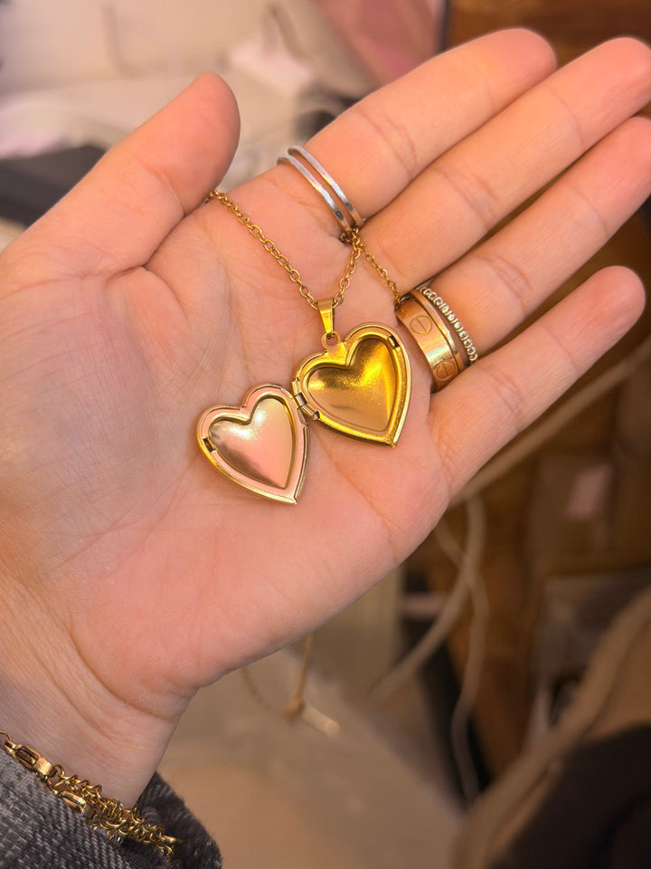 Heart oval locket necklace - engravable gold