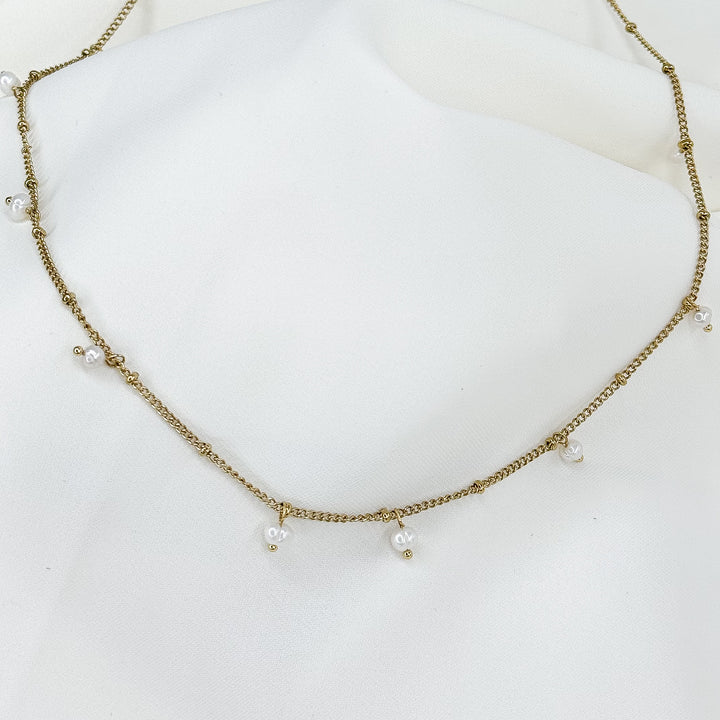 Julia neckalce pearls