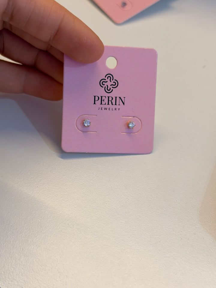 Small studs earrings