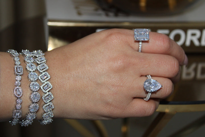 Yasmin oval ring
